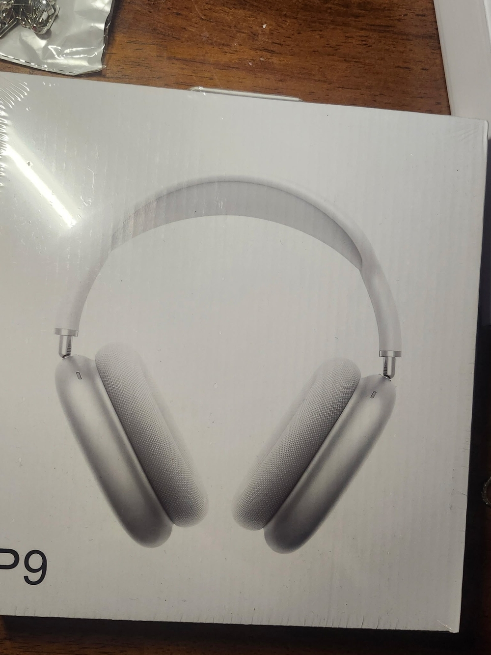 P-9 Wireless Over-Ear Headphones in Silver